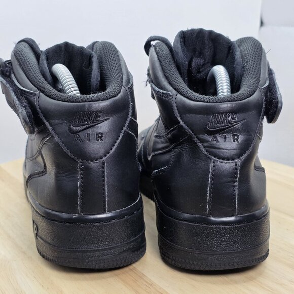 NIKE Air Force 1 Mid '07 Triple Black Women's Size 8.5 314195-004 Unisex GS 7Y - Picture 6 of 9